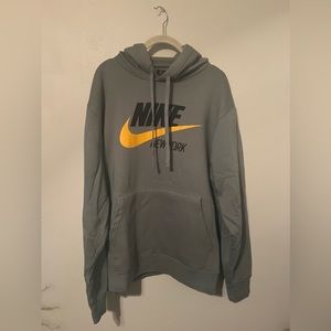 Green Men’s Nike New York Hoodie (Size Large)